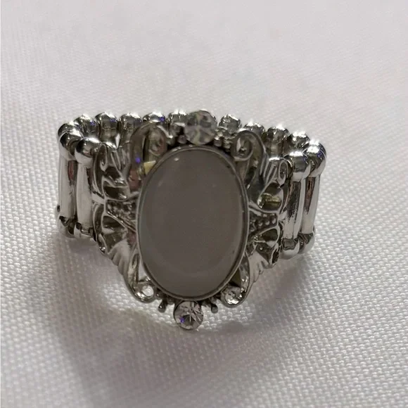Silver Tone Stretch Ring With Light Colored Stone & 2 Rhinestones Women's OS - Picture 1 of 3